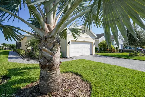 2713 Vareo Ct, Cape Coral, FL 33991