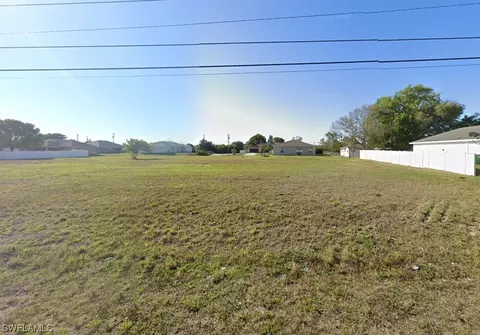 2130 Kismet Pkwy E, Cape Coral, FL 33909