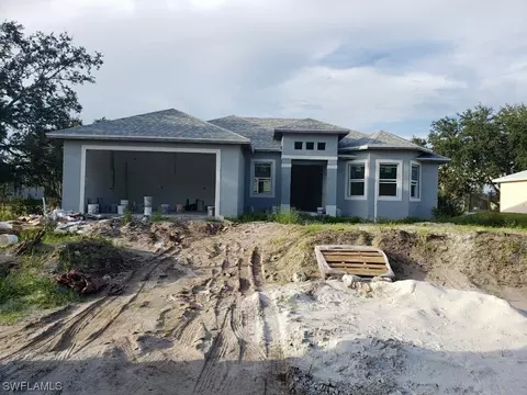 2710 51st St SW, Lehigh Acres, FL 33976