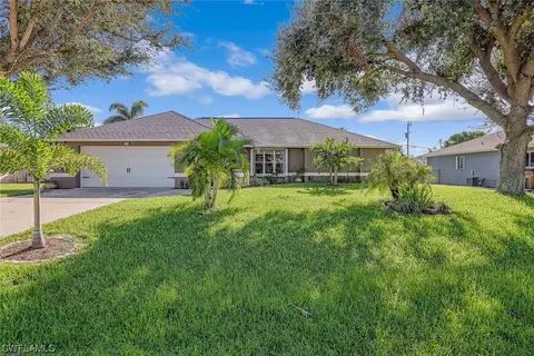 717 SE 10th Ave, Cape Coral, FL 33990