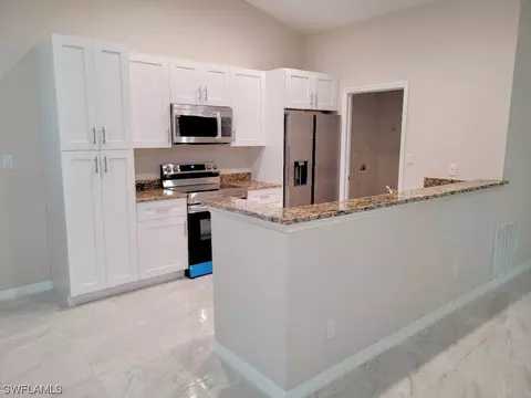 6534 Forest Cir, Labelle, FL 33935 photo 7