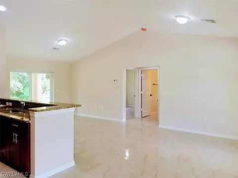 6534 Forest Cir, Labelle, FL 33935 photo 5