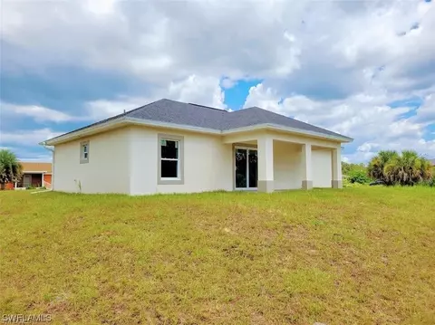 6534 Forest Cir, Labelle, FL 33935 photo 3