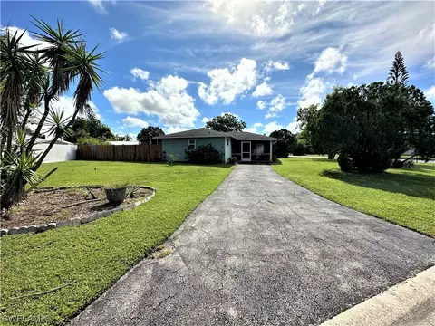 28 Burrstone Ave, Lehigh Acres, FL 33936