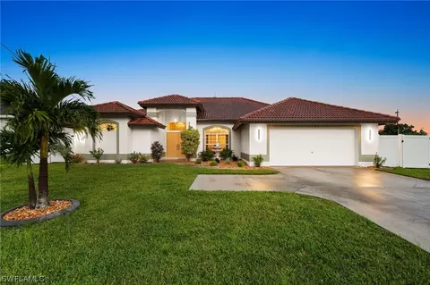 1425 Country Club Blvd, Cape Coral, FL 33990