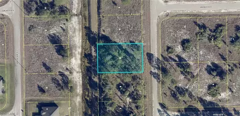 826 Milano Ave S, Lehigh Acres, FL 33974