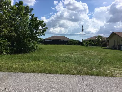 2004 NE 20th Ct, Cape Coral, FL 33909