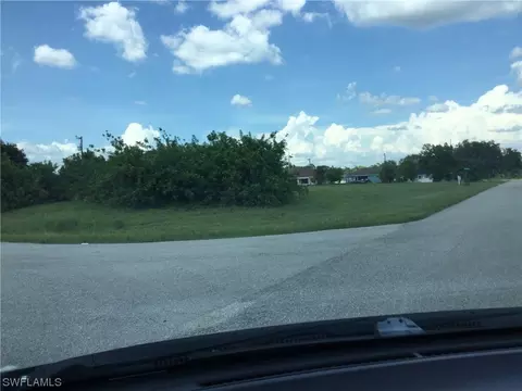2101 NE 22nd Pl, Cape Coral, FL 33909