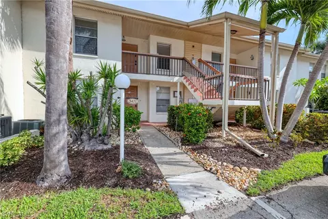 541 Peppertree Dr #7, Fort Myers, FL 33908