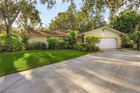 4557 Oak Tree Ct, Fort Myers, FL 33905