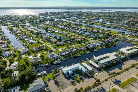 3820 SE 16th Pl, Cape Coral, FL 33904