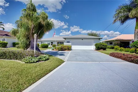 2213 SE 32nd Ter, Cape Coral, FL 33904