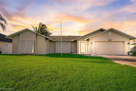 1122 SE 21st St, Cape Coral, FL 33990