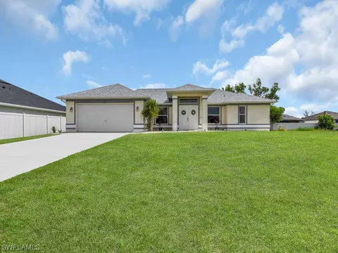 615 SW 27th Ter, Cape Coral, FL 33914