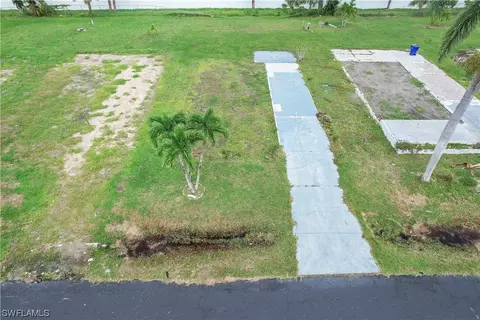 145 Raintree Ln, Fort Myers, FL 33908