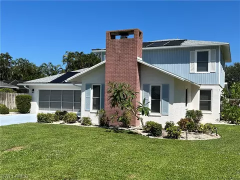 2125 Lochmoor Cir, North Fort Myers, FL 33903