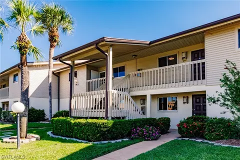 5705 Foxlake Dr #10, North Fort Myers, FL 33917