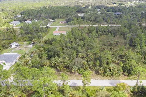 2310 Moore Ave, Alva, FL 33920