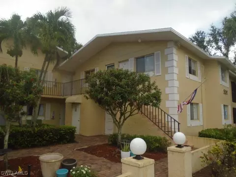 8061 Country Rd #105, Fort Myers, FL 33919