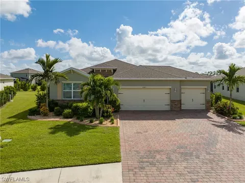 2641 Corona Ln, Cape Coral, FL 33909