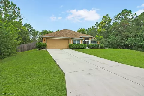 845 Grenada Ave, Lehigh Acres, FL 33974 photo 4