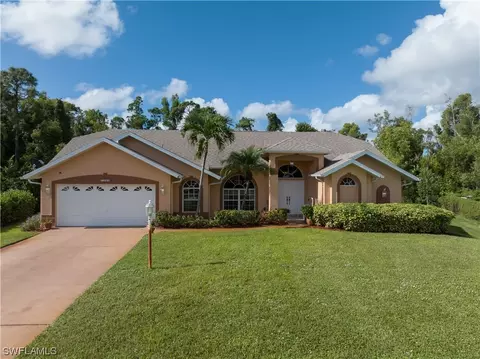 7202 Jasmine Rd, Fort Myers, FL 33967