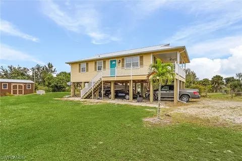7476 Max Dr, Bokeelia, FL 33922