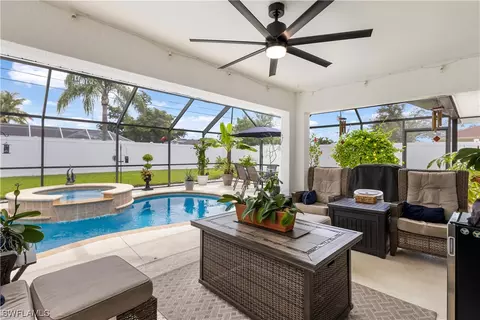 1943 SE 8th Pl, Cape Coral, FL 33990