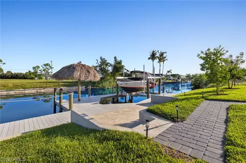611 SW 40th Ter, Cape Coral, FL 33914