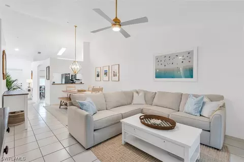 6625 Huntington Lakes Cir #204, Naples, FL 34119
