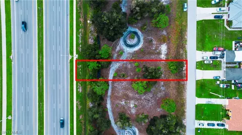 946 Meadow Rd, Lehigh Acres, FL 33973