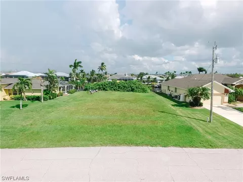 515 NW 36th Pl, Cape Coral, FL 33993