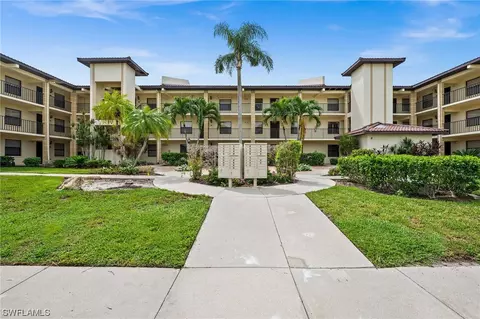 12621 Kelly Sands Way #325, Fort Myers, FL 33908