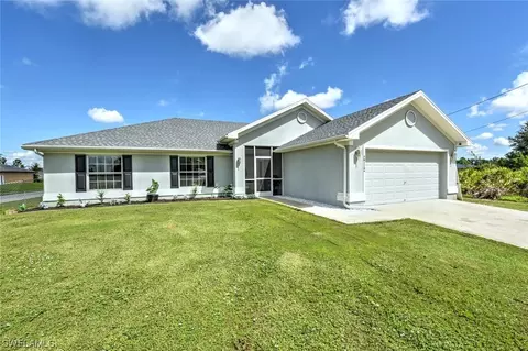 2712 33rd St SW, Lehigh Acres, FL 33976