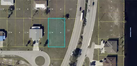 715 SE 9th Ter, Cape Coral, FL 33990