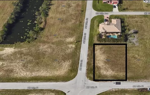 2000 NE 15th Pl, Cape Coral, FL 33909