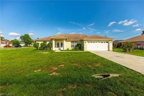 232 Des Cartes St, Fort Myers, FL 33913