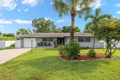 575 Peck Ave, Fort Myers, FL 33919