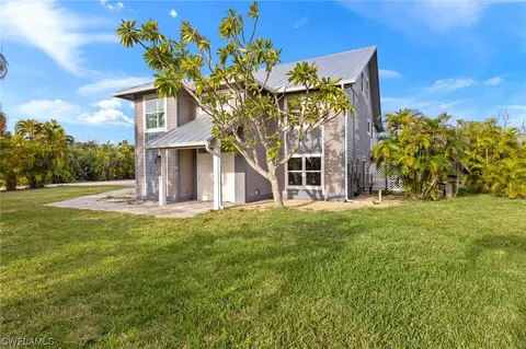 9393 Peaceful Dr, Sanibel, FL 33957