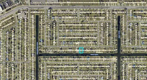 302 SE 1st Ter, Cape Coral, FL 33990