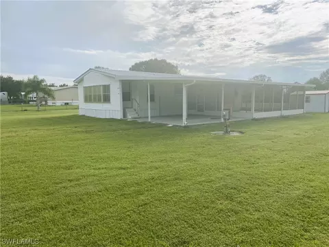 1389 Everglade Ave, Labelle, FL 33935 photo 2