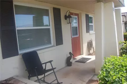 92 Pioneer Ct, Fort Myers, FL 33919
