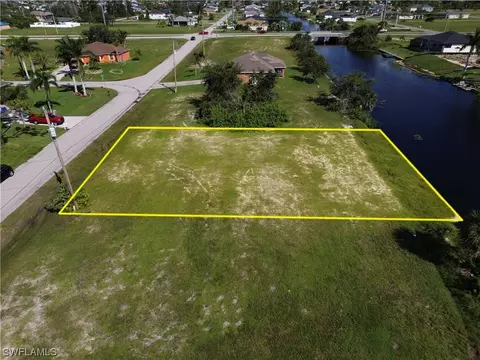 2436 SW 1st Ter, Cape Coral, FL 33991
