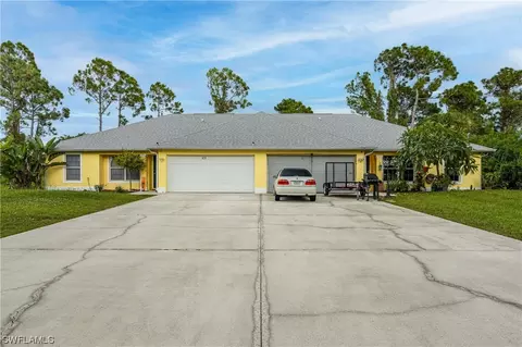 409-411 Chalet Ave S, Lehigh Acres, FL 33974