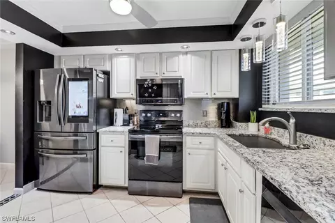 2121 Collier Ave #401, Fort Myers, FL 33901