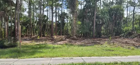 402 Richmond Ave N, Lehigh Acres, FL 33972