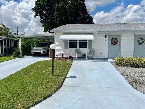 28 Desert Candle Cir, Lehigh Acres, FL 33936
