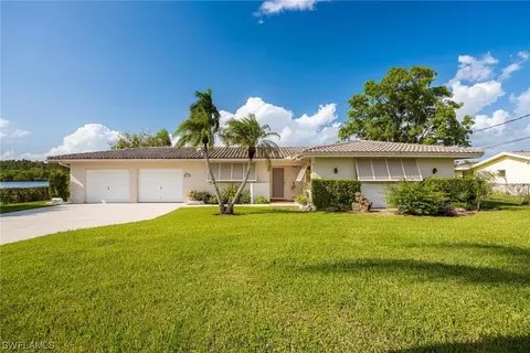 13832 River Forest Dr, Fort Myers, FL 33905