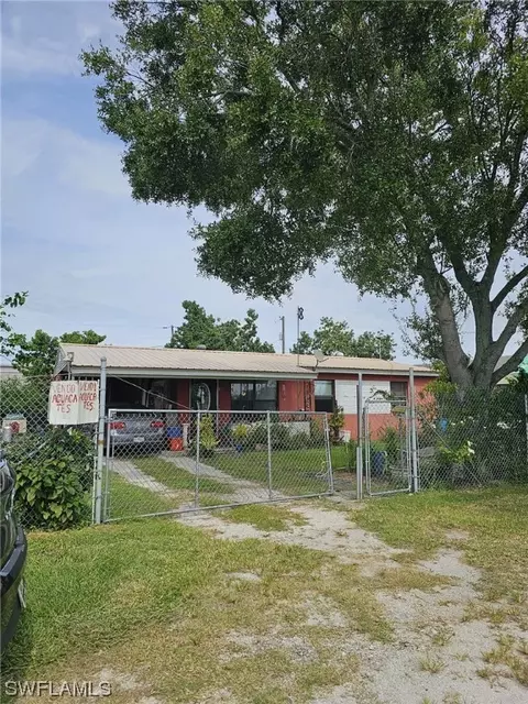 851 E Alverdez Ave, Clewiston, FL 33440