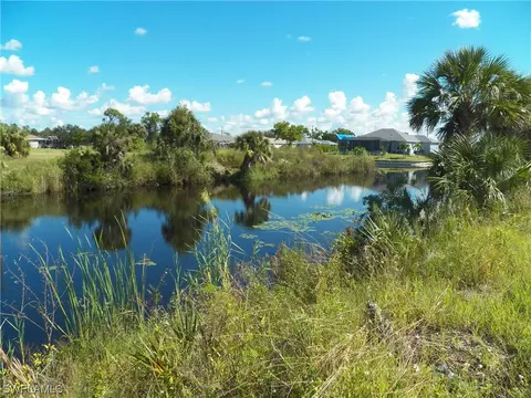 2011 NE 27th St, Cape Coral, FL 33909